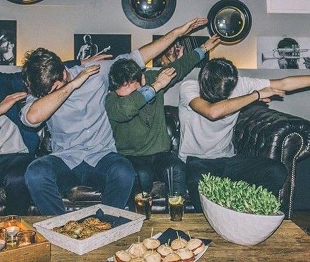 セレブもハマっている、今アメリカで大流行中のダンスDab(ダブ)って何?