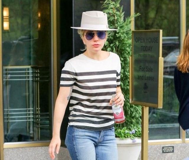 カジュアルな格好もするんです! レディー・ガガのオフの日スタイル