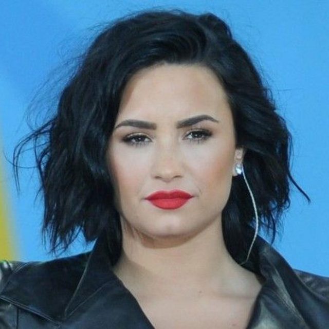 人気歌手デミ・ロヴァートがSNS停止宣言をし、7600万人のフォロワーが困惑