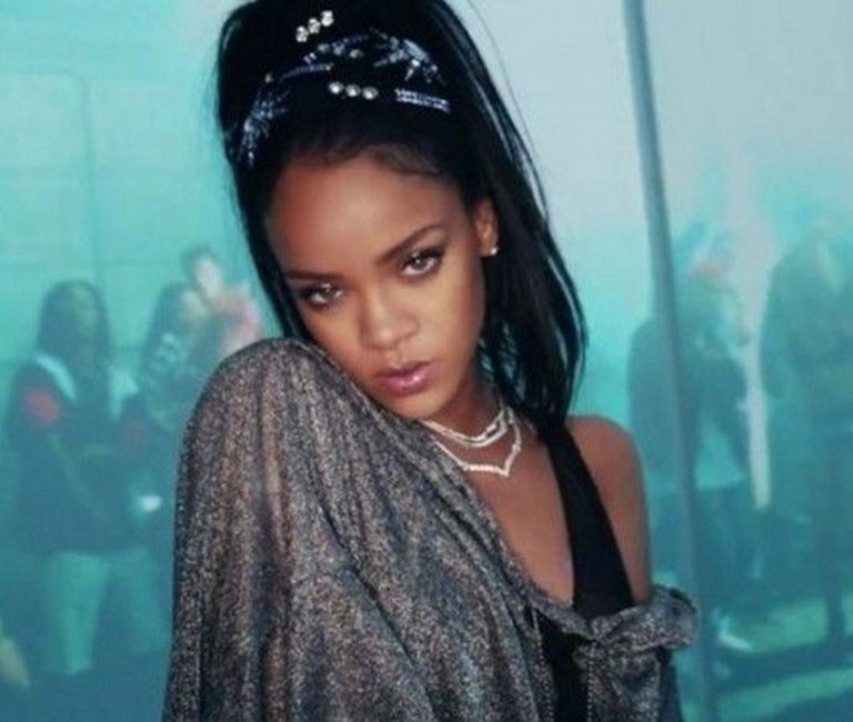 リアーナがヒット曲のMVで着用した話題の衣装は服飾学生の卒業制作だった!