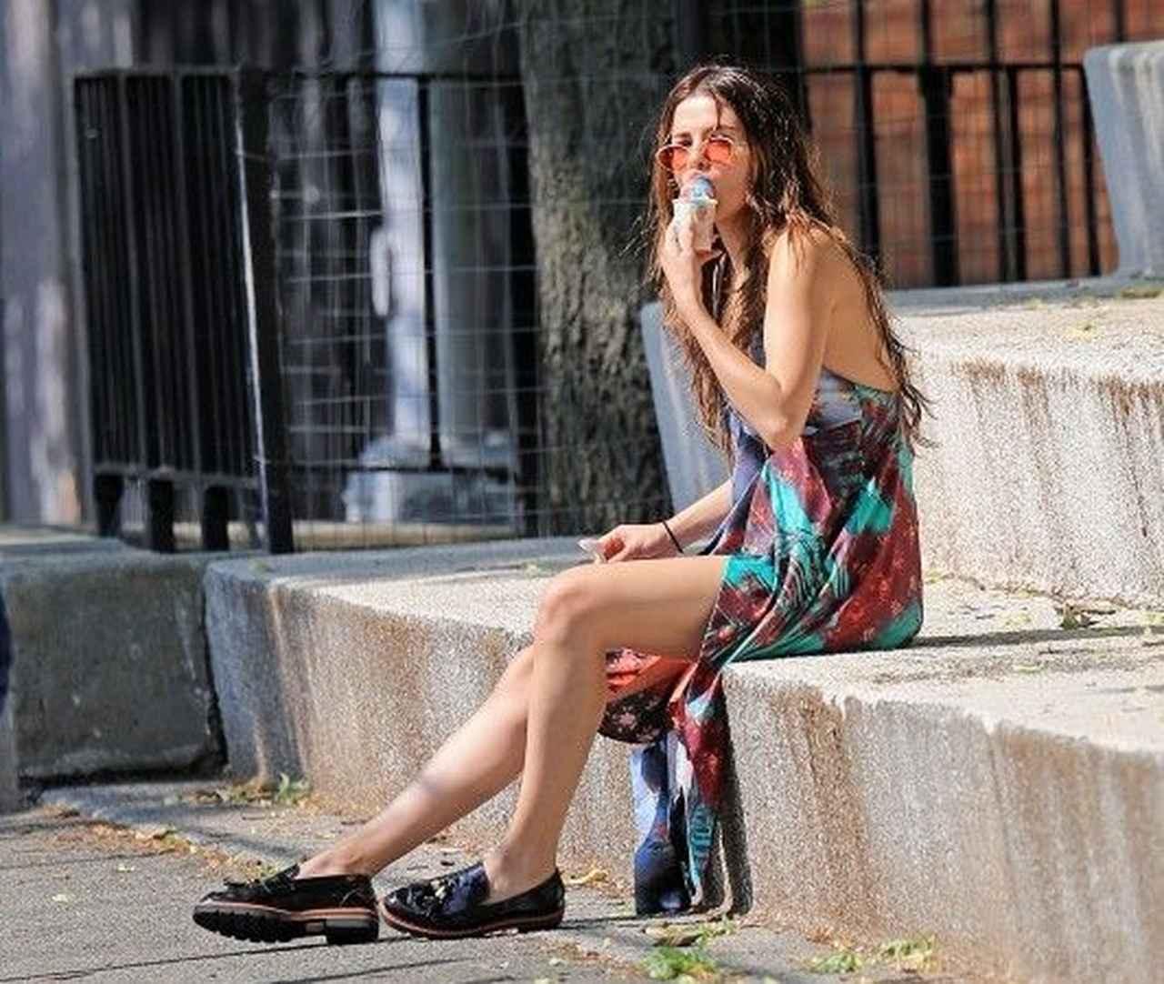 【画像アリ】ツアー中のセレーナ・ゴメスがNYの公園で束の間のオフを満喫