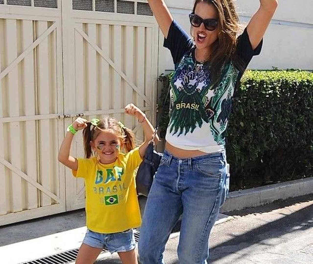 ヴィクシーモデル、アレッサンドラの7歳の娘が書いたポエムに絶賛の声