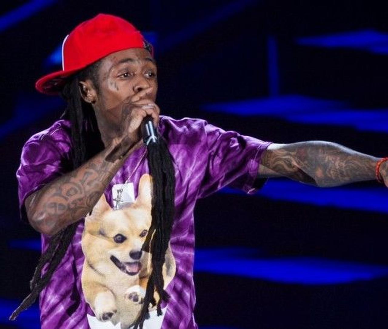 人気ラッパーのリル・ウェイン、発作を起こして飛行機が緊急着陸