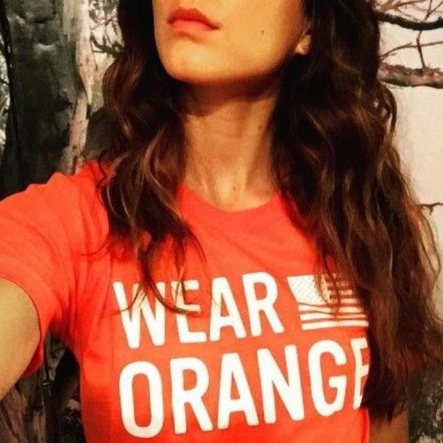 Wear Orangeって? 6月2日にセレブがオレンジ色を身に着けて写真を撮っているワケ
