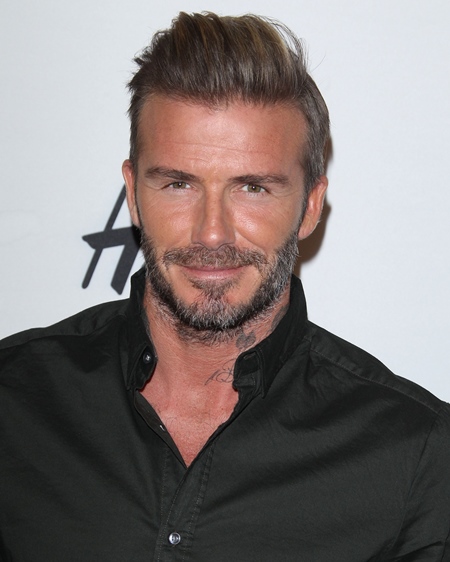 娘ハーパーちゃんの自転車一人乗りデビューに大はしゃぎするベッカムが可愛すぎる