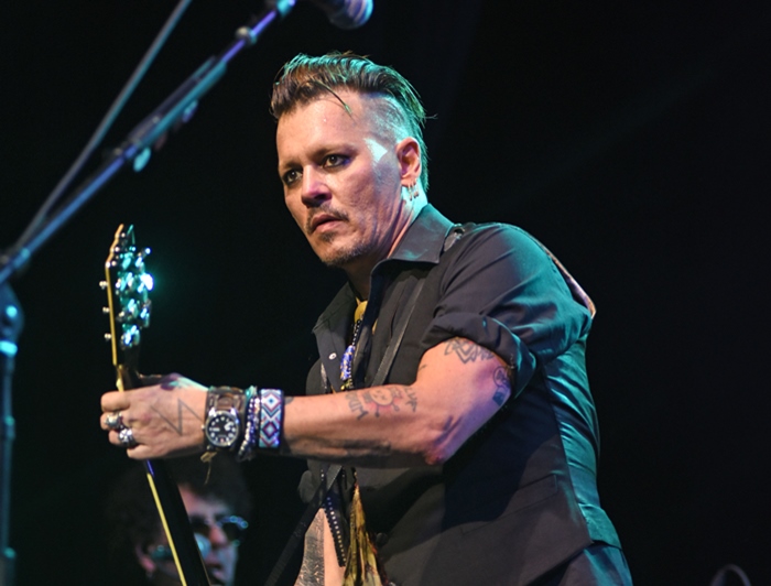 ジョニデが破産騒動に初コメント、月にいくら使おうと「俺の勝手」