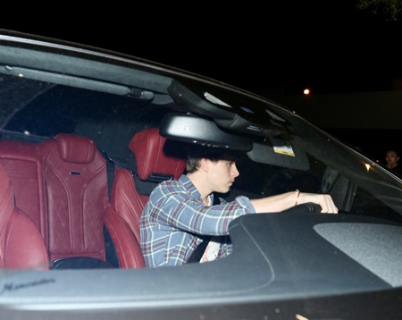 ベッカム長男、18歳で数千万の新車ベンツ乗り、向かった先はセレブ御用達の日本料理店