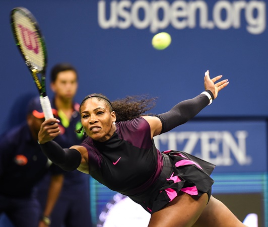 セリーナ・ウィリアムズが妊娠中に全豪オープン優勝でセレブも拍手喝采
