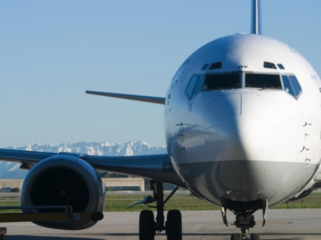 ユナイテッド航空、「乗客引きずり便」の乗客に全額返金