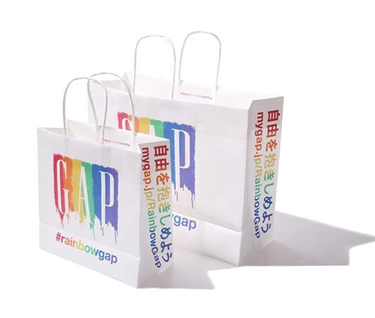 自由を抱きしめよう！GAPのロゴが期間限定でレインボーに変身