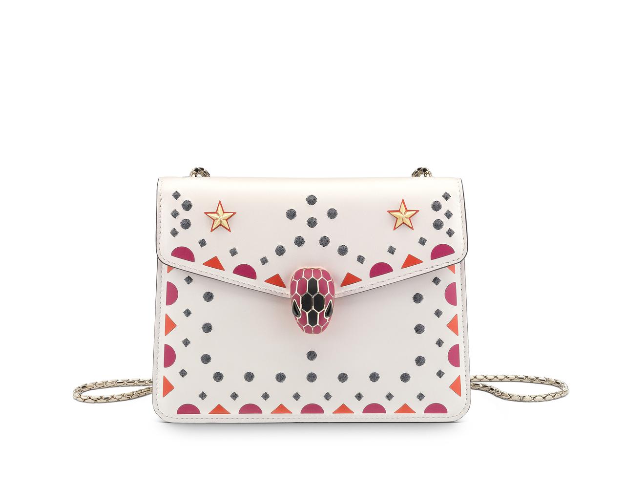 ブルガリがスターやスタッズがポップな2017秋冬バッグを発表