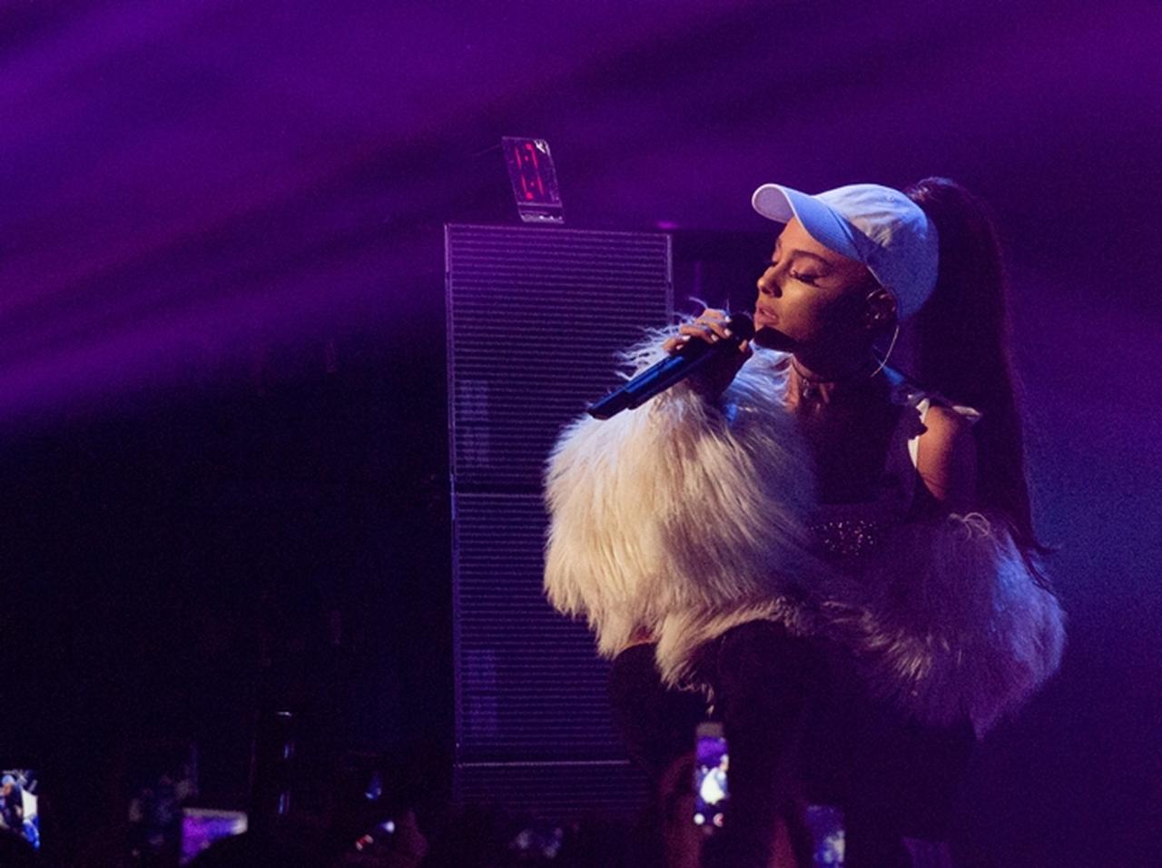 【写真アリ】コンサート爆発事件から一夜、アリアナ・グランデは今どうしている?