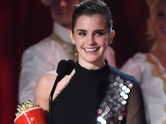 このエマ・ワトソンのドレスに隠された「深い」メッセージとは?