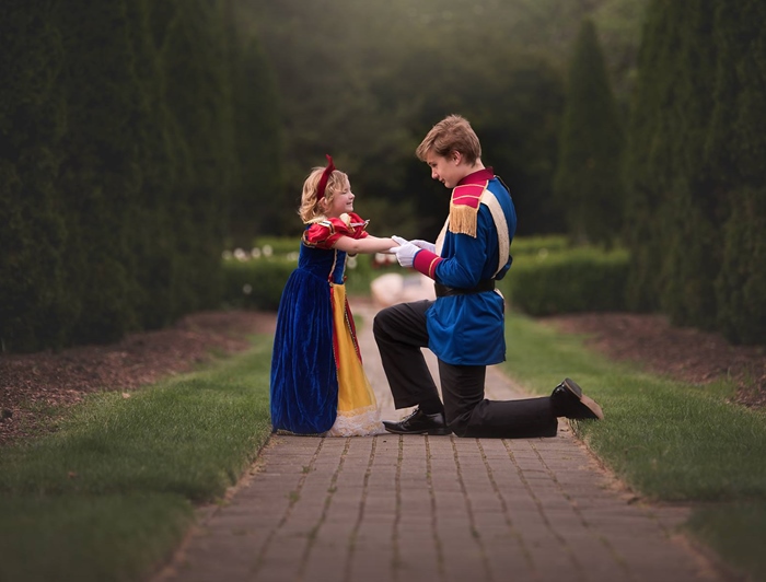 妹の誕生祝いに兄がディズニーの王子様に!妹思いの兄に世界がメロメロ!