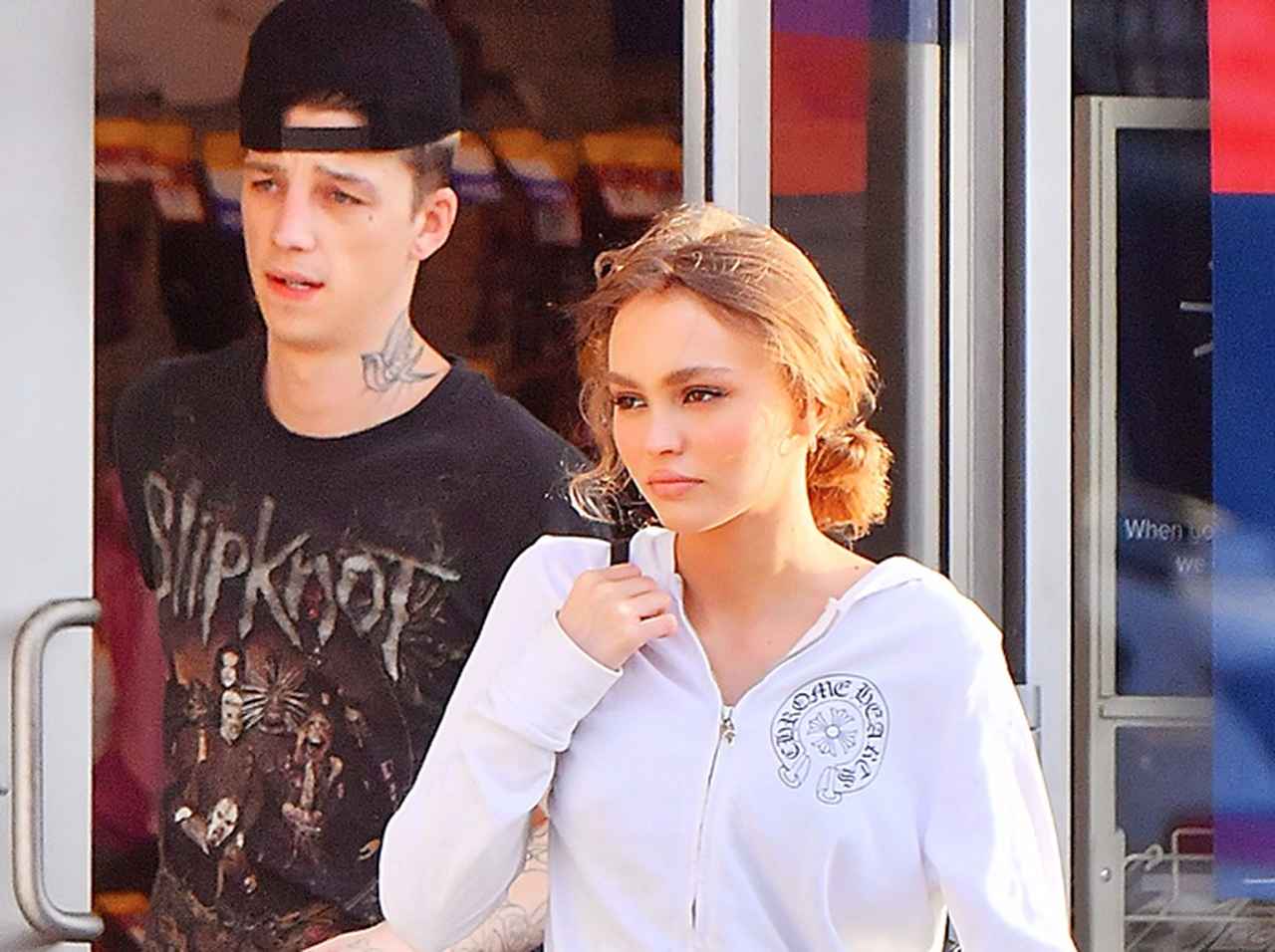 ジョニデ娘リリー・ローズ・デップ、彼氏は8歳年上のイケメン子持ちモデル