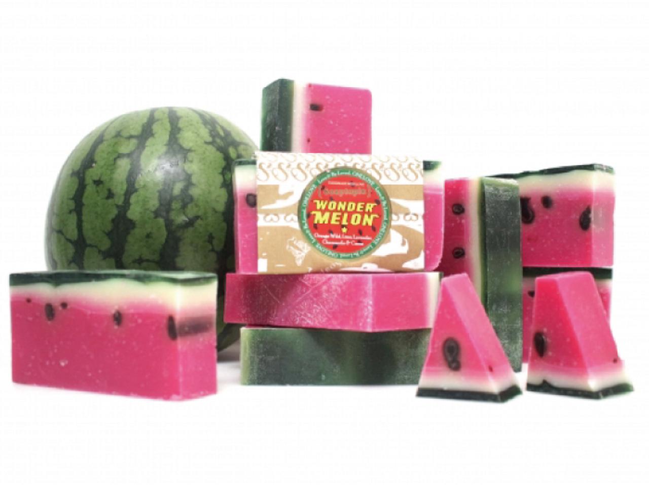 今年はスイカブーム！本物みたいな“スイカソープ”が限定発売