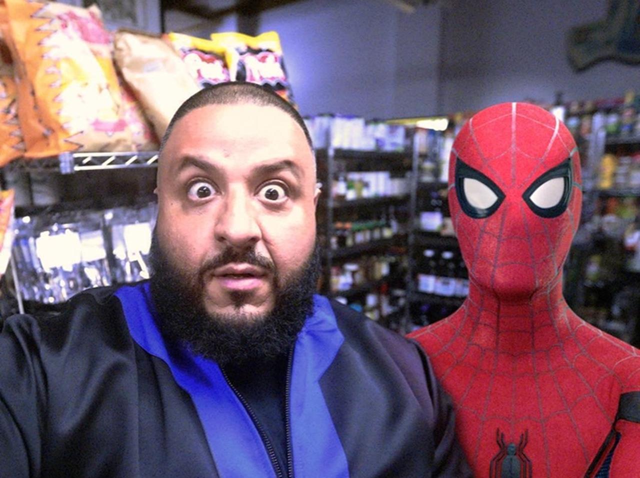 スパイダーマン、まさかのコンビニで今絶好調のアーティストと遭遇していた