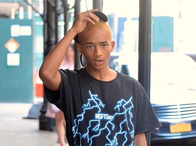 ジェイデン・スミス、元カノと道ではち合わせして一目散に逃げる