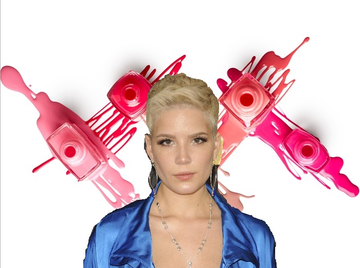 人気シンガーのホールジー、ネイルを変えると「アレ」と一緒に撮影
