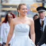 ヒラリー・ダフが実践する美容施術3選、「サーモンフェイシャル」も愛用