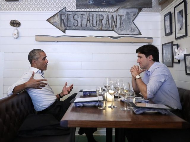 オバマ元大統領とカナダのイケメン首相がキャンドルディナー