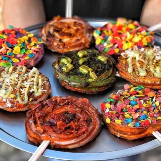 新感覚スイーツ！アメリカで話題の「ロリポップキャンディー型チュロス」が流行る予感