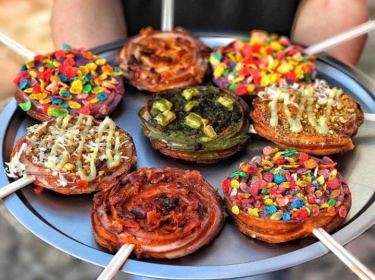 新感覚スイーツ!アメリカで話題の「ロリポップキャンディー型チュロス」が流行る予感