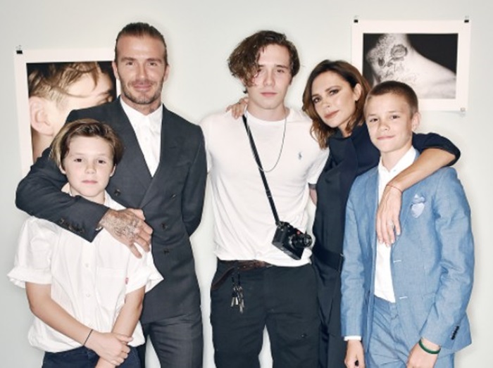 ベッカム・ファミリー、長男ブルックリンの写真集発売記念イベントに集結