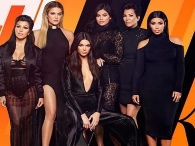 キム・カーダシアン母「孫たちがいじめられないか心配」と胸の内を語る