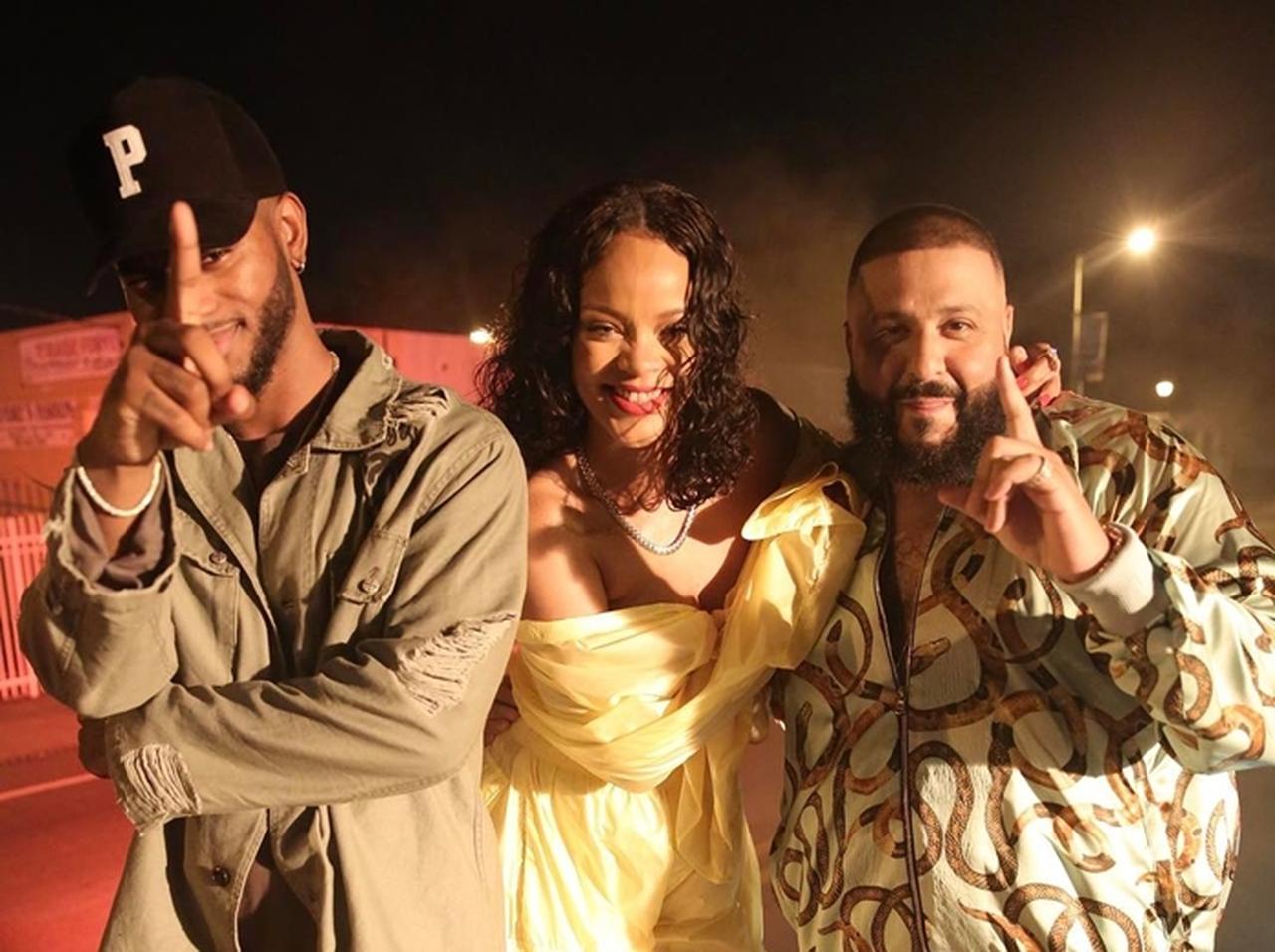 リアーナ、DJキャレドとの撮影で個性的過ぎるあの一体型ブーツパンツを着用