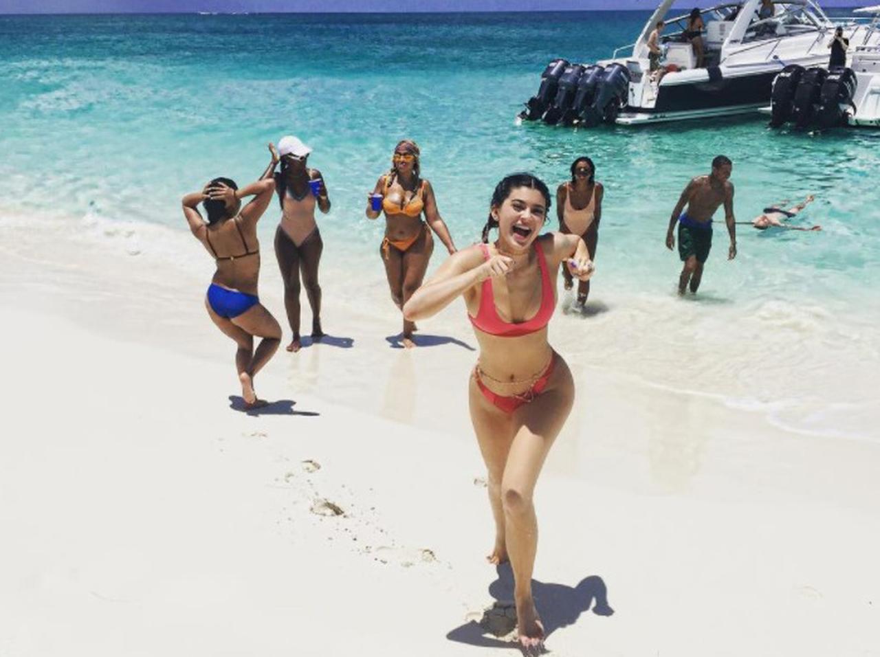 まるで地球上の楽園!若手セレブたちがお忍びで旅するビーチリゾートはココ!