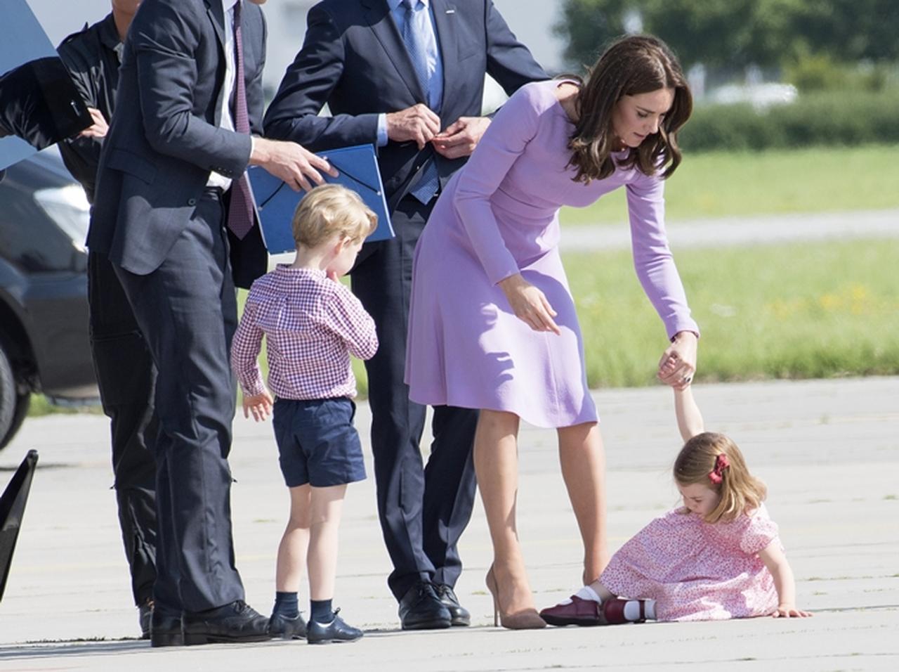 シャーロット王女、外交先でプレゼントを取られ激オコ