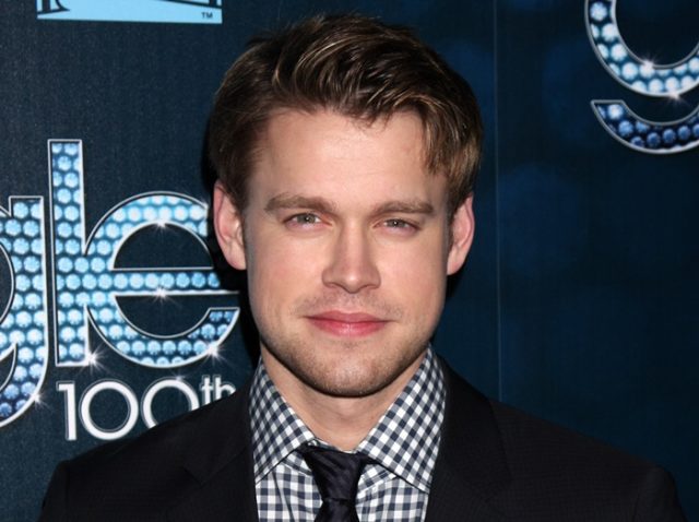 『グリー』サム役コード・オーバーストリート、28歳なのにタバコ写真が物議かもす