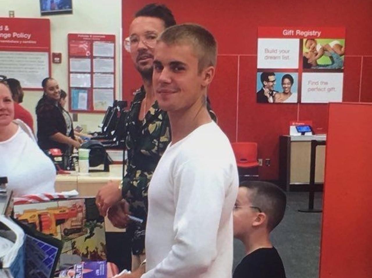 ジャスティン・ビーバー、ツアー中止で77億円損失も「節約」はバッチリ