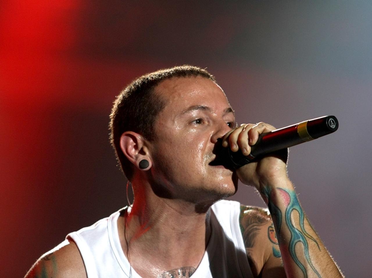 リンキン・パークのボーカル、故チェスター・ベニントンが音楽を通して伝えてきた事