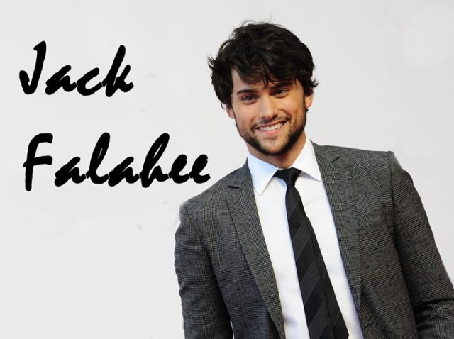 ジャック・ファラヒー、自分は「ストレート」だとカミングアウトした人気俳優とは