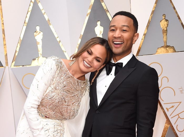 ジョン・レジェンドそっくりの赤ちゃんでネットが盛り上がりすぎて妻キレる