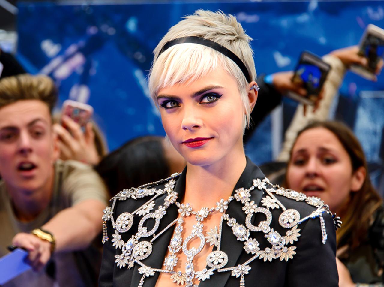 【音源アリ】カーラ・デルヴィーニュがファレル・ウィリアムス制作楽曲で歌手デビューへ