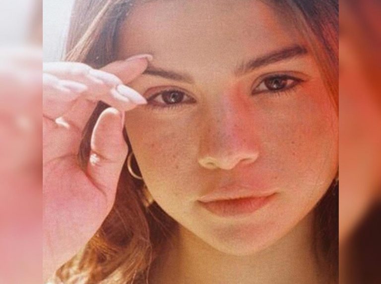 セレーナ・ゴメス新曲で絶賛の「すっぴん風メイク」の詳細が明らかに