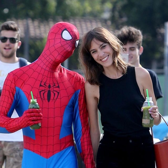 英ファッショニスタのデート場面を発見！お相手は、まさかのスパイダーマン