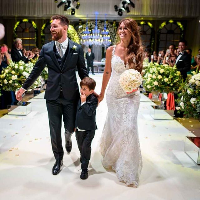 リオネル・メッシがついに結婚！新婦の靴底の秘密＆おそろいタトゥーを公開