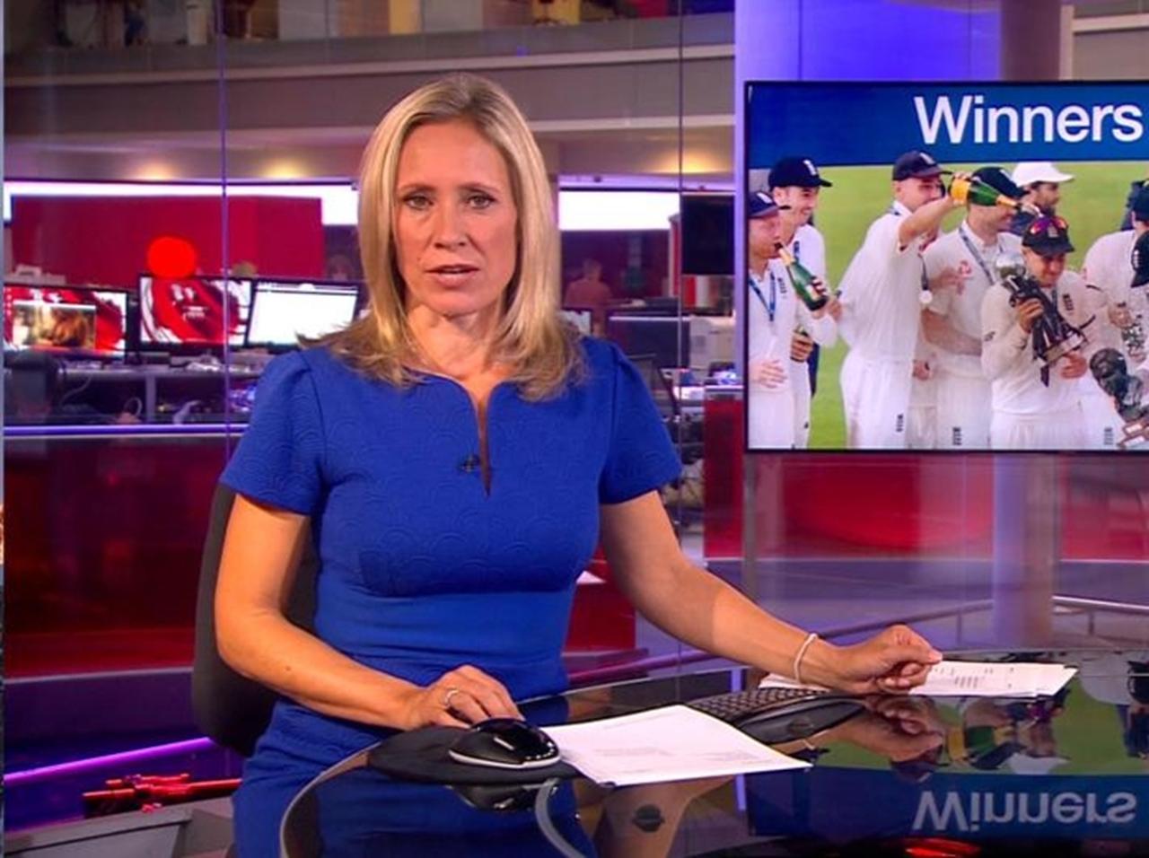 報道番組の生放送中に「アダルト動画」を鑑賞するスタッフが映りこむ