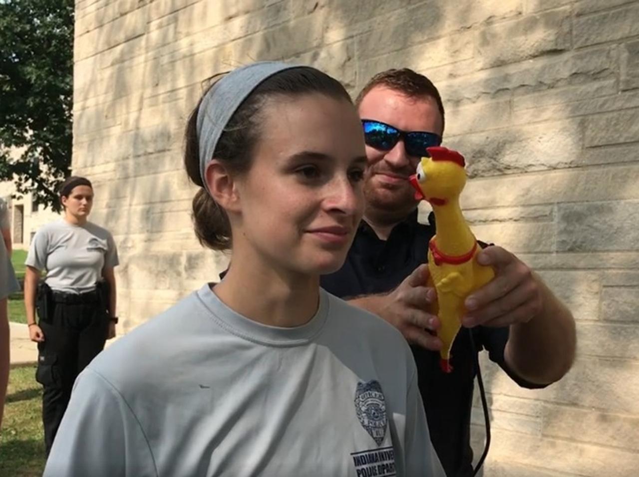 アメリカの警察学校で行われている訓練は「笑ってはいけない」