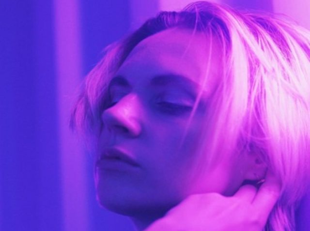 エキゾチックでどこか切ない歌声が話題沸騰のシンガーMØ（ムー）初来日ツアー決定！