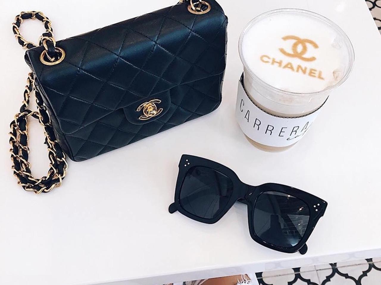 ブランドのロゴがラテアートに！キャッチーなラテアートに目がハート