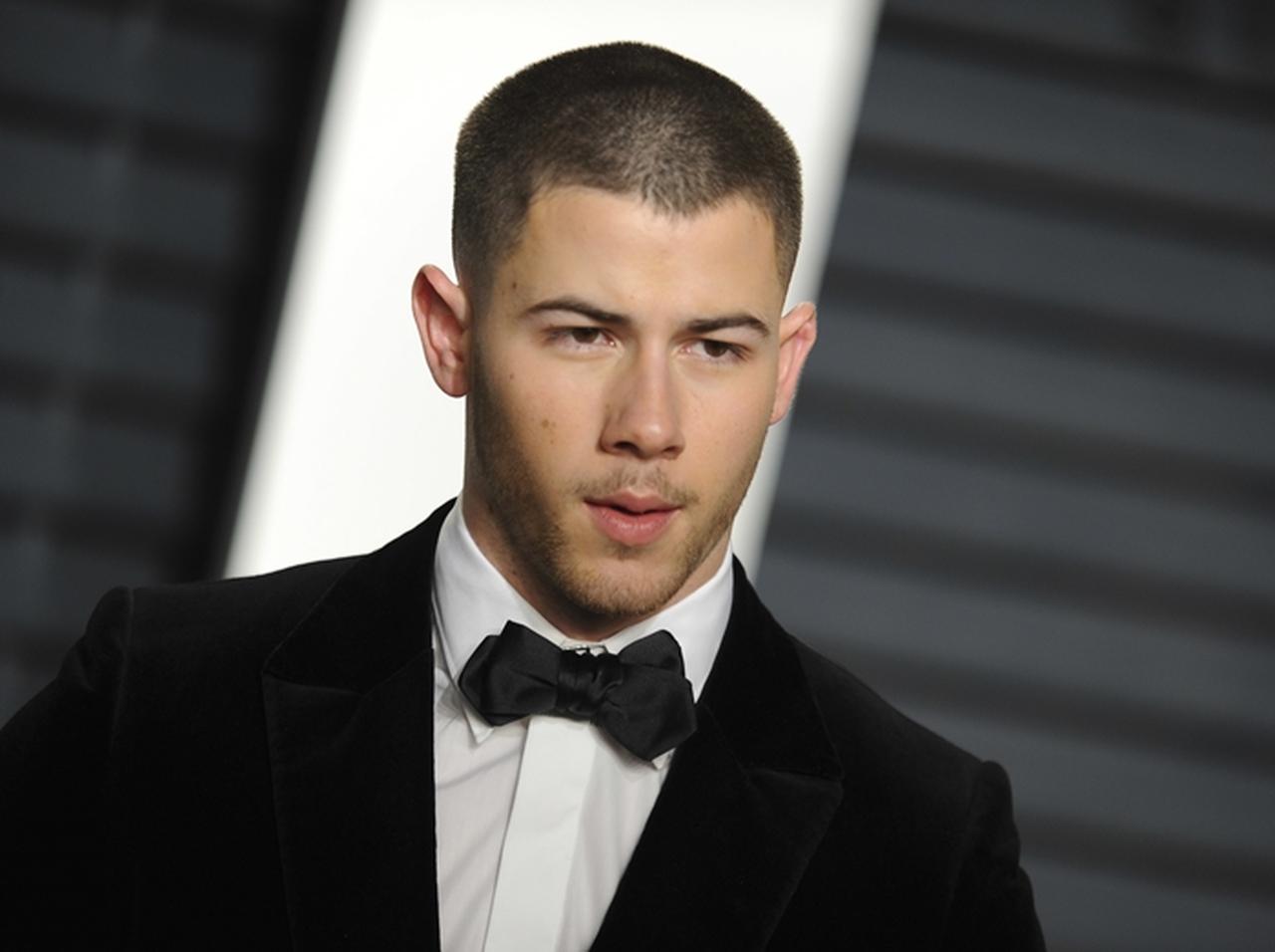 元アイドルだったニック・ジョナス、鍛えすぎて腕の筋肉がすごいことに