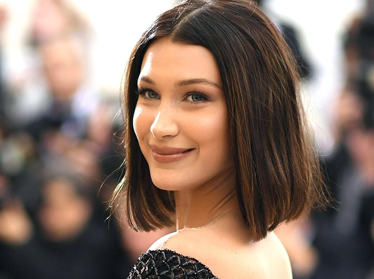 友人DJとの熱愛を否定しシングル宣言のベラ・ハディッドに寄せられた意外な声