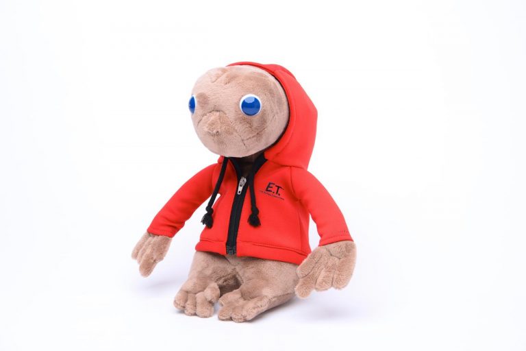 映画『 E.T.』公開３５周年記念、シリアルナンバー入り限定コラボぬいぐるみ
