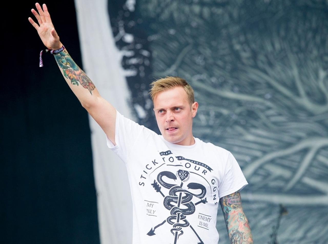 英バンドマン、ライブ中に性的ハラスメントを目撃して演奏をストップ