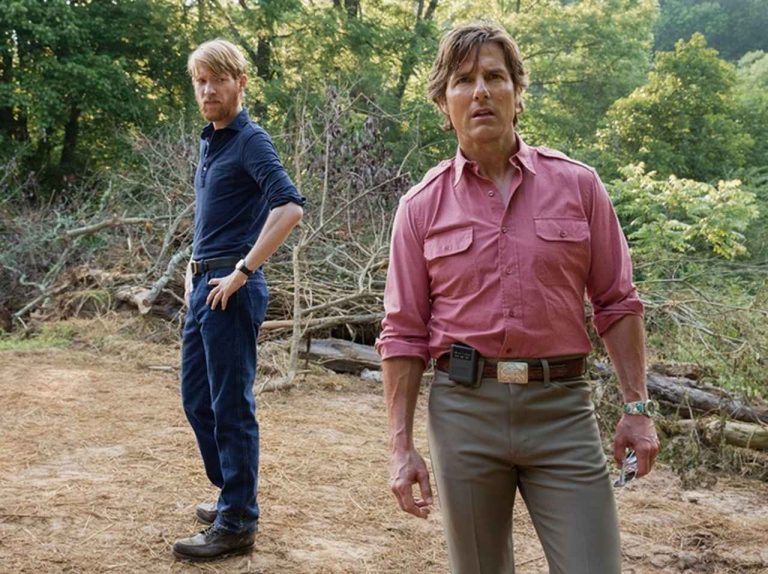 スタントで骨折したトム・クルーズ、実話に基づいた新作映画でキャリア史上最悪な役に
